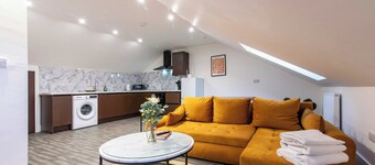 Chapel Street Flat 7 - Commuter-Friendly with Bus Access