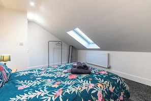2 slaapkamers, een strijkplank/strijkijzer, gratis wifi