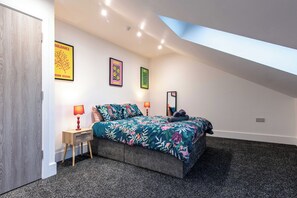 2 habitaciones, tabla de planchar con plancha y wifi gratis 