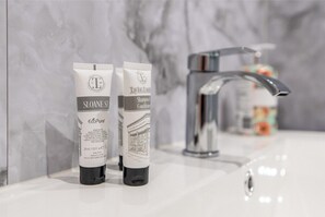 Équipements de salle de bain