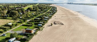 Tiny house directly on the Weser beach