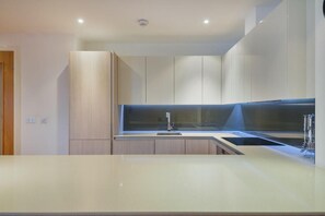 Private kitchen - London Oasis - 2 Bed Apartment Wandsworth (London)