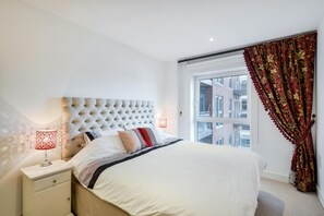 2 bedrooms, iron/ironing board, free WiFi, bed sheets - London Oasis - 2 Bed Apartment Wandsworth (London)