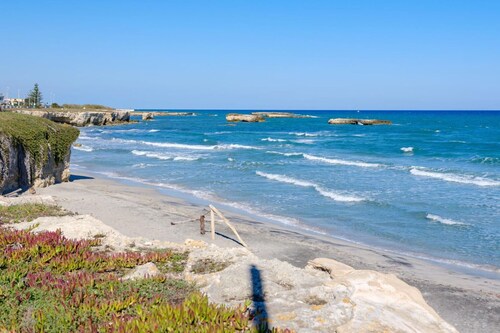 Sunny Haven Villa in Torre Lapillo