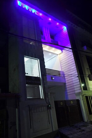 Voorkant van accommodatie