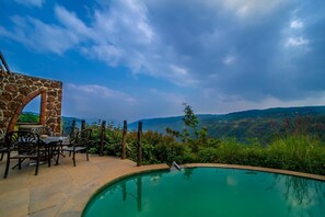 Doppel- oder Zweibettzimmer | Wohnbereich