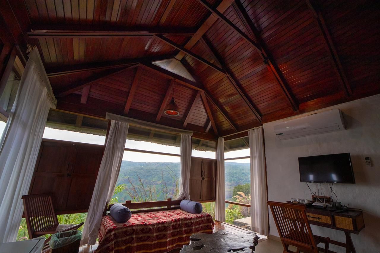 Double or Twin Room | Living area