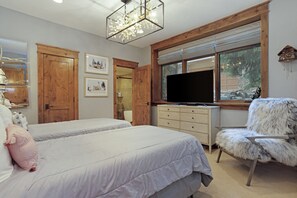 4 habitaciones, escritorio, tabla de planchar con plancha y wifi gratis 