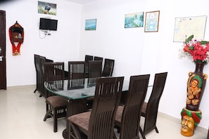 Restaurant - Hotel Hillora Mcleodganj (Dharamshala)