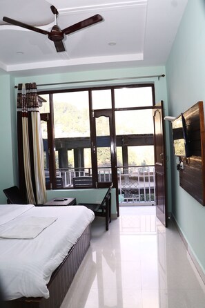 Superior Double or Twin Room, Balcony | Free WiFi - Hotel Hillora Mcleodganj (Dharamshala)