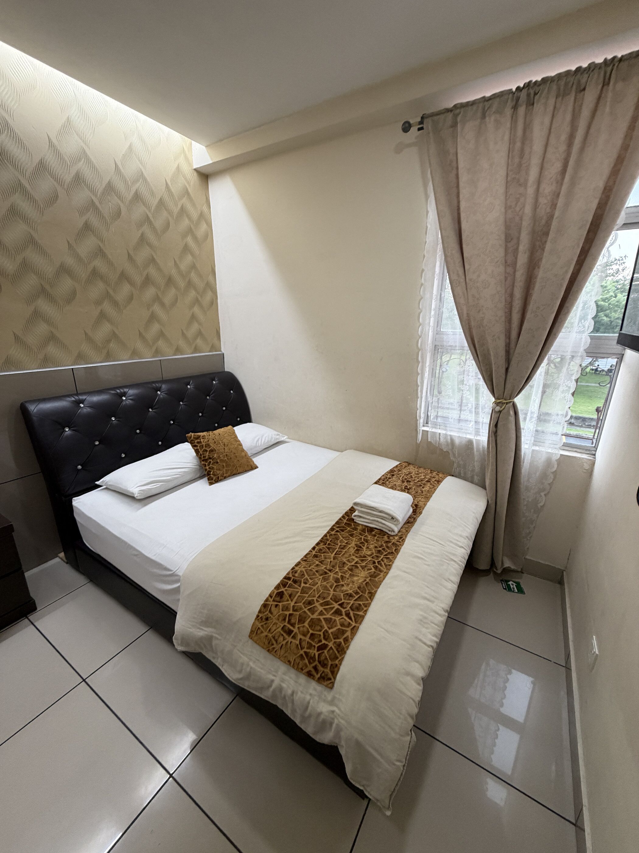 Quarto solteiro luxo | Ferros/tábuas de passar roupa, Wi-Fi de cortesia, roupa de cama