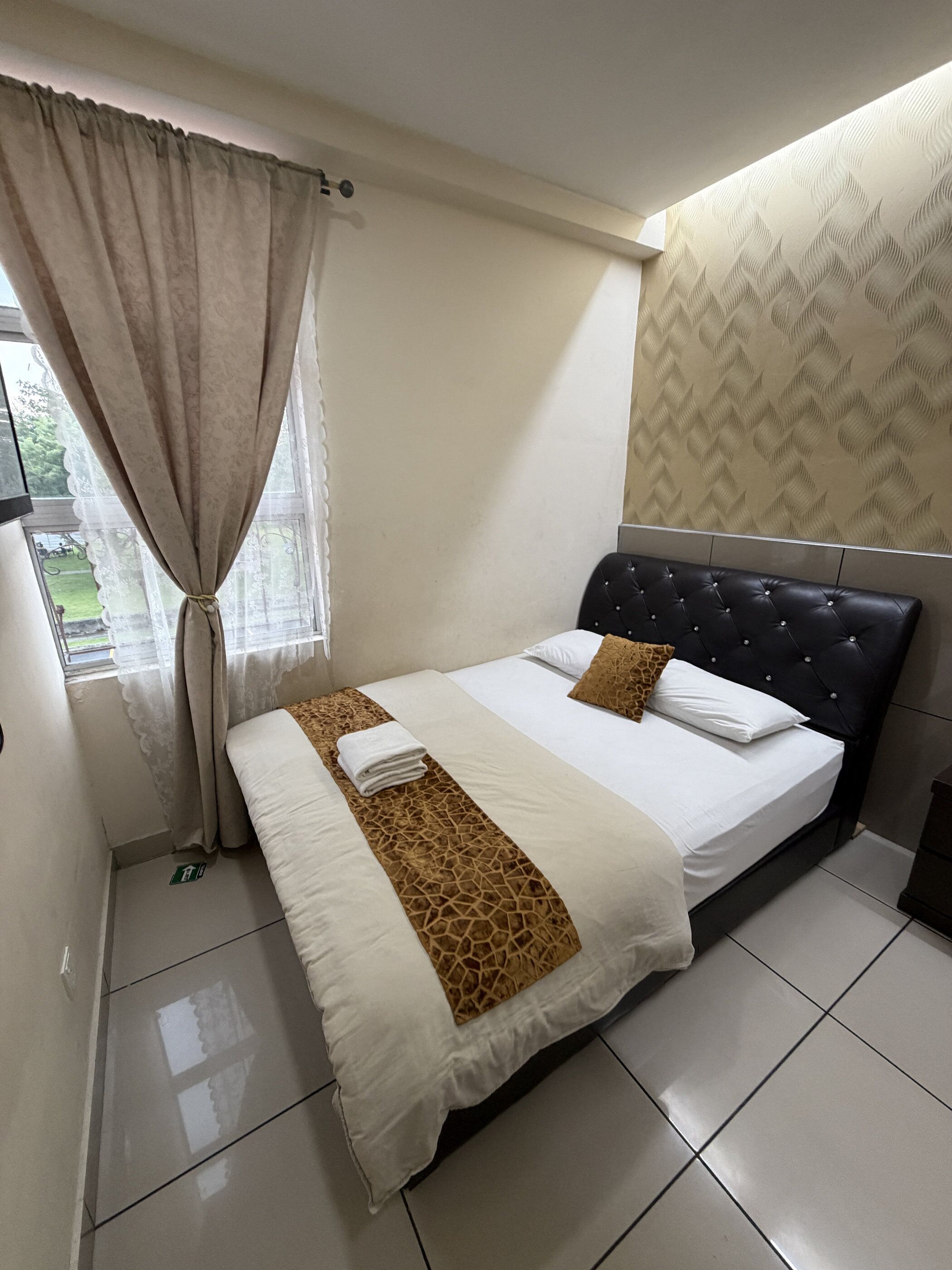Quarto solteiro luxo | Ferros/tábuas de passar roupa, Wi-Fi de cortesia, roupa de cama