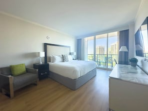 Bügeleisen/Bügelbrett, Reisekinderbett, WLAN, Bettwäsche