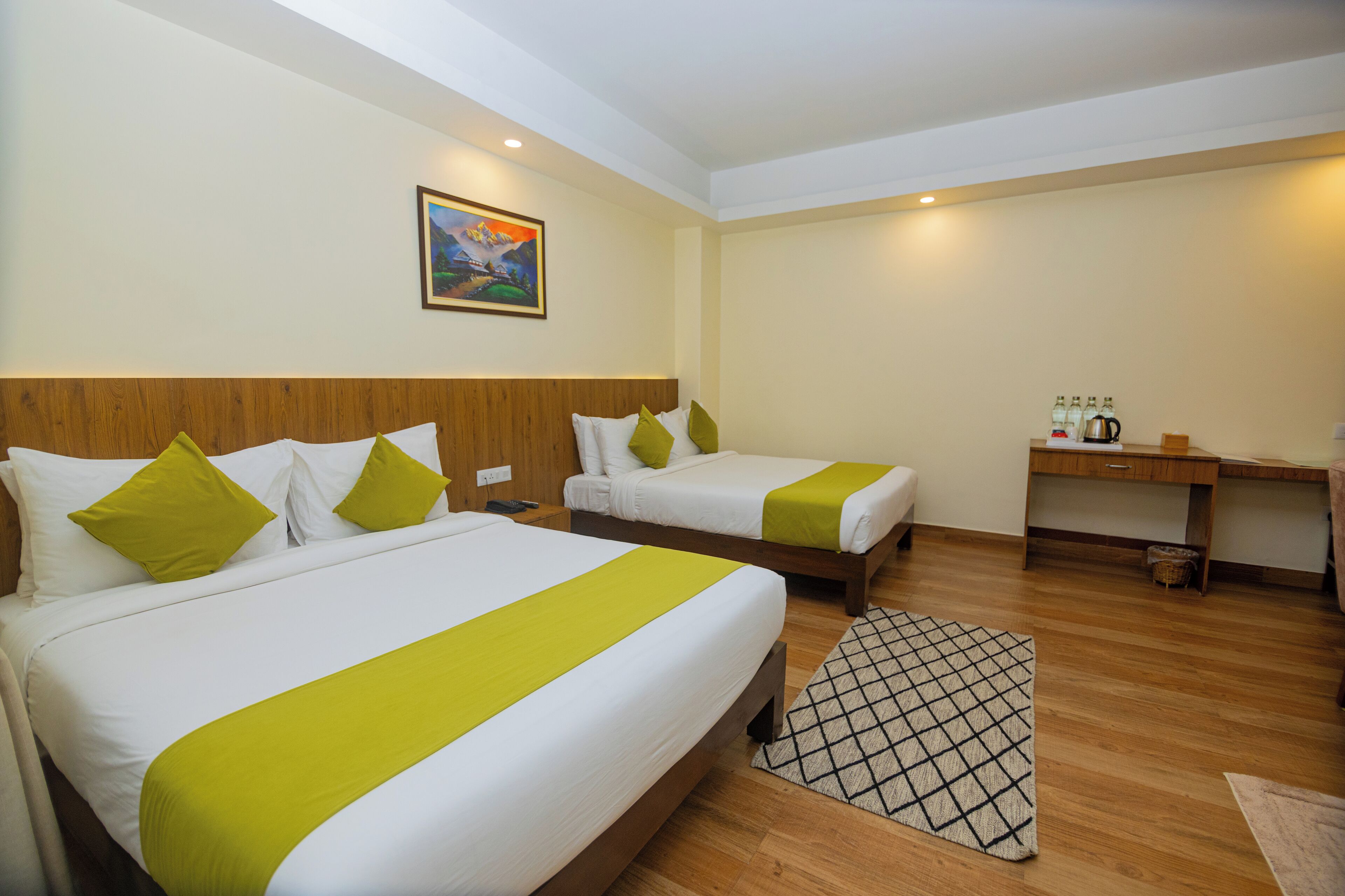 高级四人房 | 客房服务设施