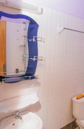 Hair dryer, bidet, towels, soap - Appartement Bafoussam (Bafoussam)