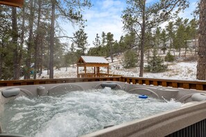 Outdoor spa tub - Hot tub, Wheelchair accessible, (Piedmont)