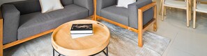 Flat-screen TV - Hanae by Kozystay - Kuningan (Jakarta)