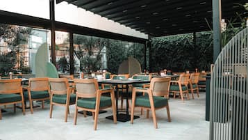 Café da manhã, almoço e jantar