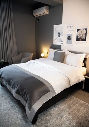 Standard Double Room | Laptop workspace, free WiFi - Triss Hotel (Tirana)