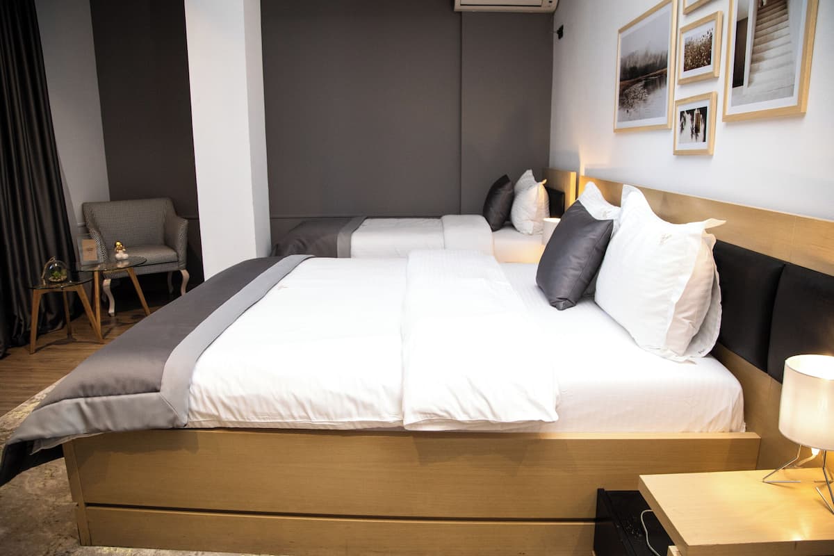Deluxe Triple Room | Laptop workspace, free WiFi