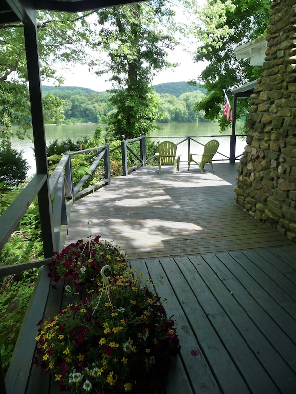House, 4 Bedrooms, Balcony, River View | View from property