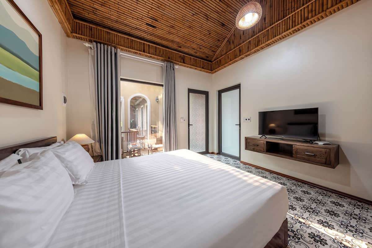 Deluxe Double Room, Balcony, Pool View | Premium bedding, individually decorated, individually furnished, desk