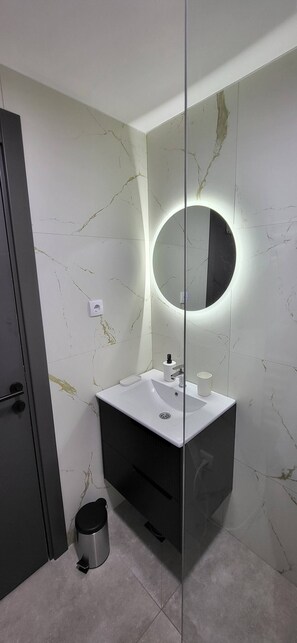 LĂ€genhet - 1 sovrum - utsikt mot staden | Badrum | Toalettpapper