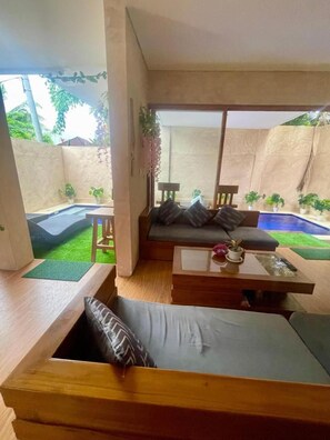 House, 3 Bedrooms, Smoking, Private Pool | Living room