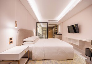 Premium bedding, free minibar, in-room safe, desk - Wanda Jin Residence The Ease Sierra BKK (Bangkok)