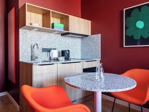 Studio Confort | Cuisine privée | CafetiÚre/bouilloire, bouilloire électrique