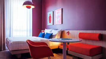 Medium Room | In-room dining