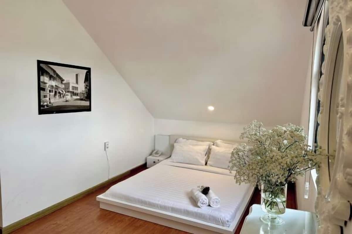 Individuelt dekorert, individuelt innredet og skrivebord