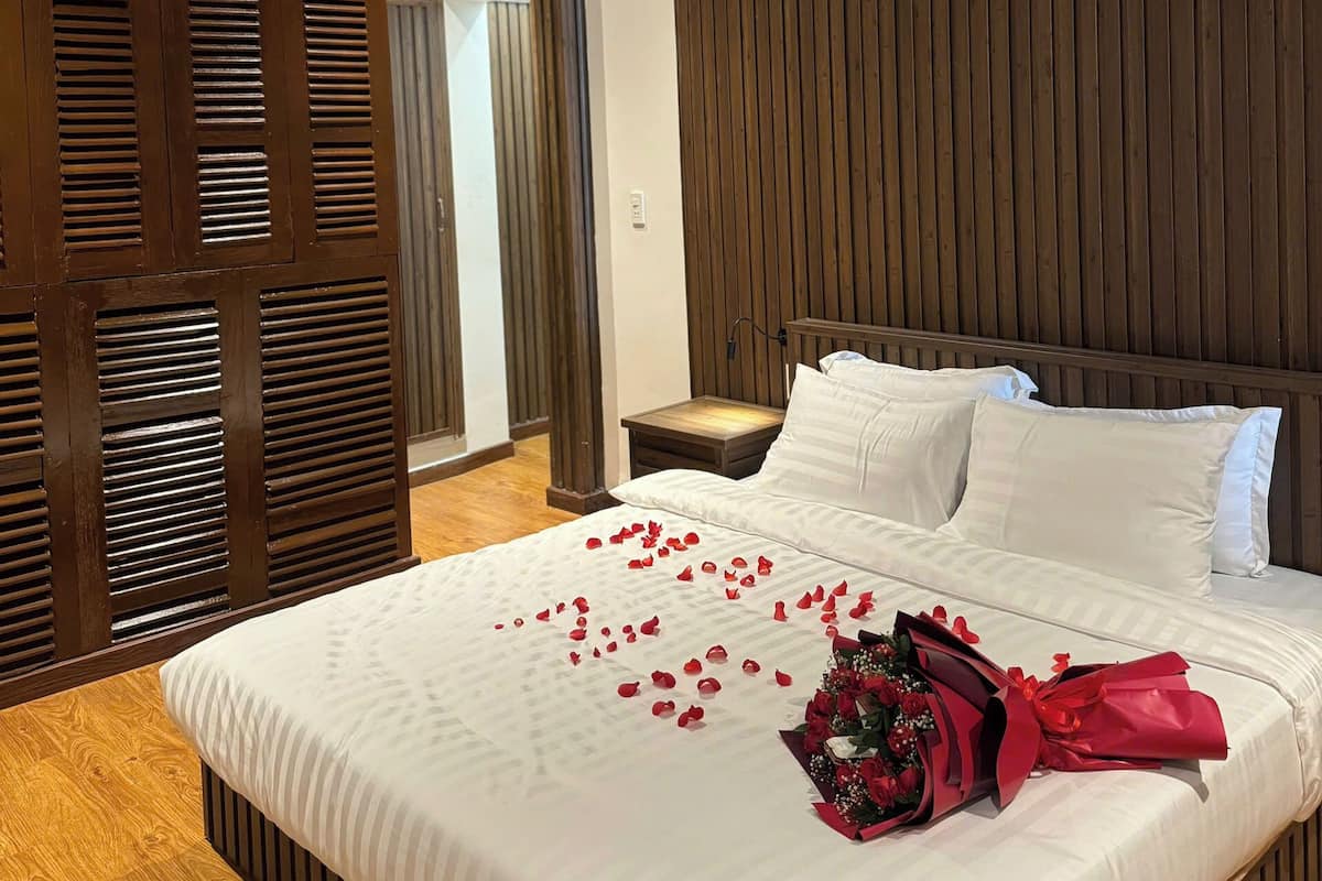 Decoración personalizada, muebles diferentes, escritorio y wifi gratis