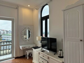 Deluxe Double Room | Individually decorated, individually furnished, desk, free WiFi - Moc Nha Minh (Da Lat)