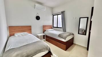 2 bedrooms, desk, iron/ironing board, free WiFi