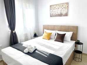 2 bedrooms, iron/ironing board, free WiFi, bed sheets