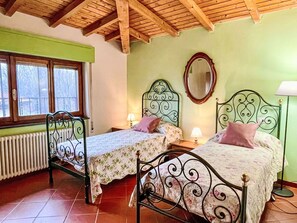 2 Schlafzimmer, Reisekinderbett, kostenloses WLAN