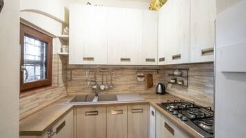 Ofen, GeschirrspĂŒler, Hochstuhl