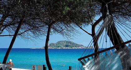 Atemberaubendes alleinstehendes Ferienhaus für 6 Leute mit W-LAN, Klimaanlage und Terrasse