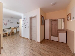 Interior - Beautiful apartment for 6 guests with WIFI, TV and terrace (Ratece)