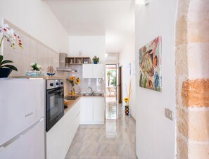 Villa, Terrasse, Meerblick | Eigene Küche | Großer Kühlschrank, Ofen, Herdplatte, Kochgeschirr/Geschirr/Besteck