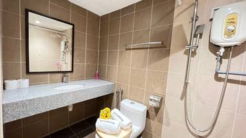 Classic Apartment | Bathroom