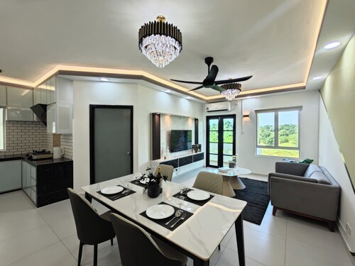 Tiara Desaru By Antlerzone