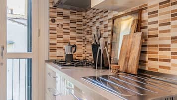 Réfrigérateur, four, plaque de cuisson, lave-vaisselle