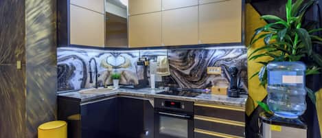 Apartment, 1 Bedroom, Accessible, Smoking | Interior