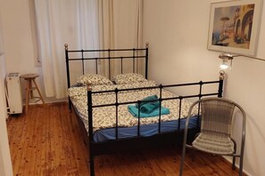 1 bedroom, free WiFi, bed sheets