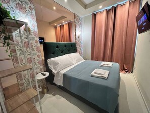 3 bedrooms, iron/ironing board, travel crib, free WiFi