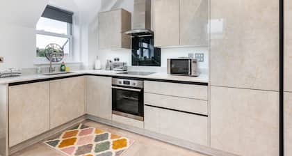 Flat 5 Saarb Apartments