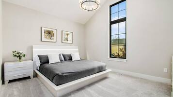 3 bedrooms, desk, iron/ironing board, travel cot