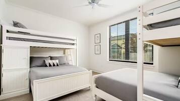 3 habitaciones, caja de seguridad en la habitación y escritorio